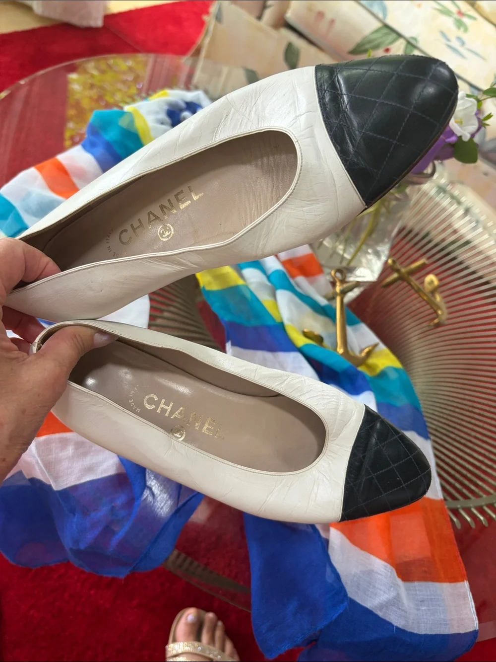 CHANEL White Leather Ballet Flats with Navy Quilted Cap Toe